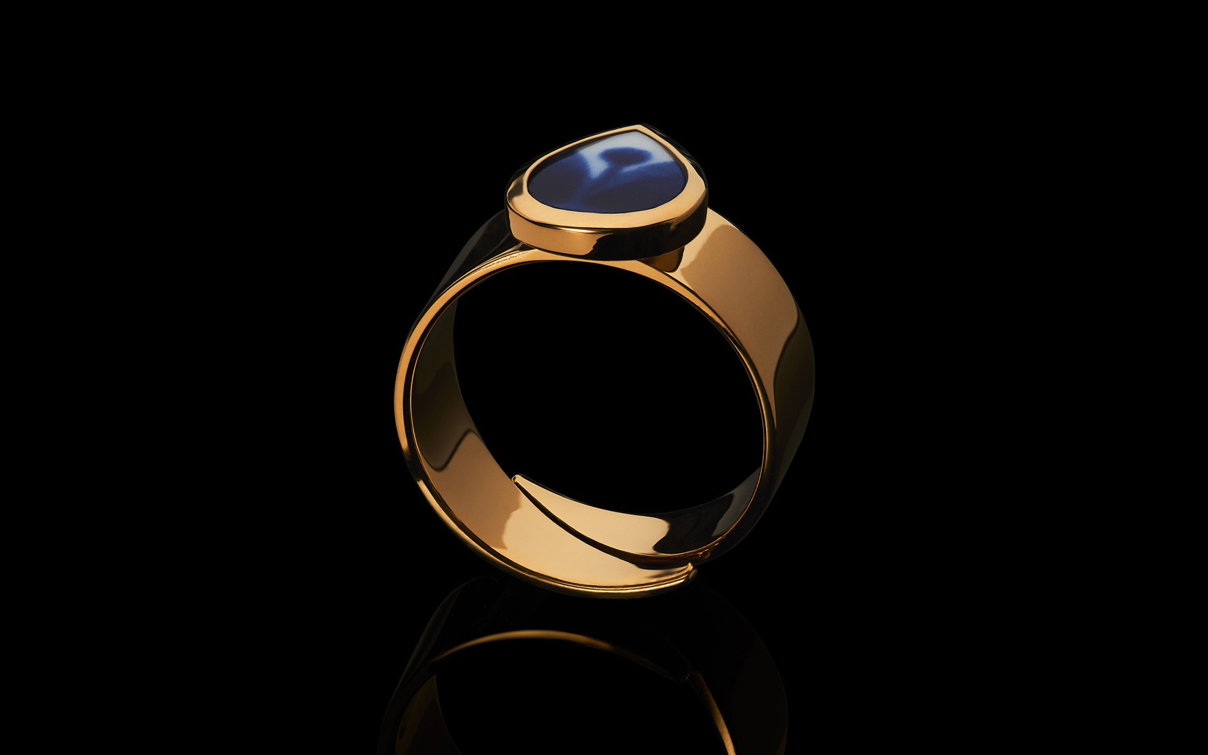 Sägen Mon Amie ring - Product Jewelry Photography
